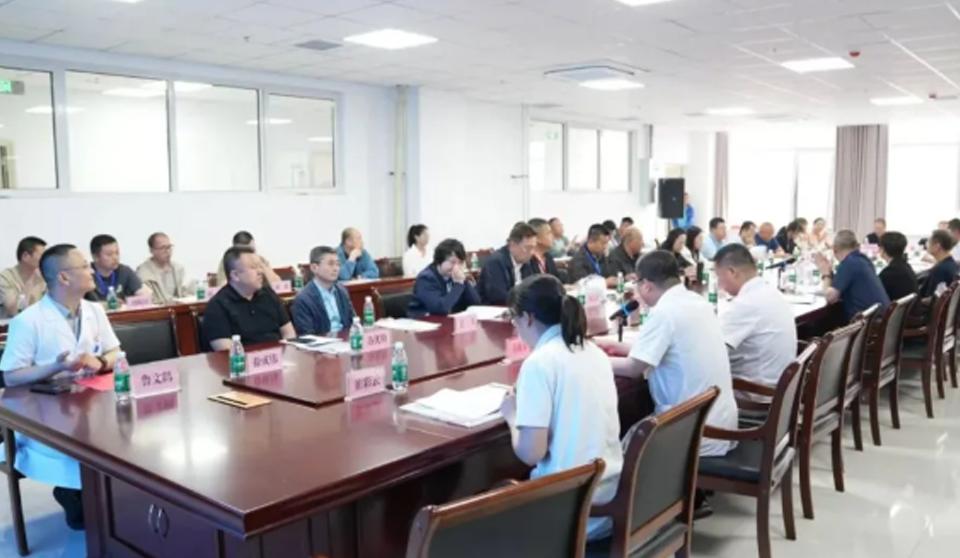 医院新闻 | 呼和浩特市基层神经外科学术会议暨医院神经外科、神经内科、老年医学科党支部联合适宜技术推广会成功举办