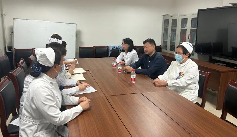 医院新闻｜医院党委委员、副院长朱青深入肾内科开展调研