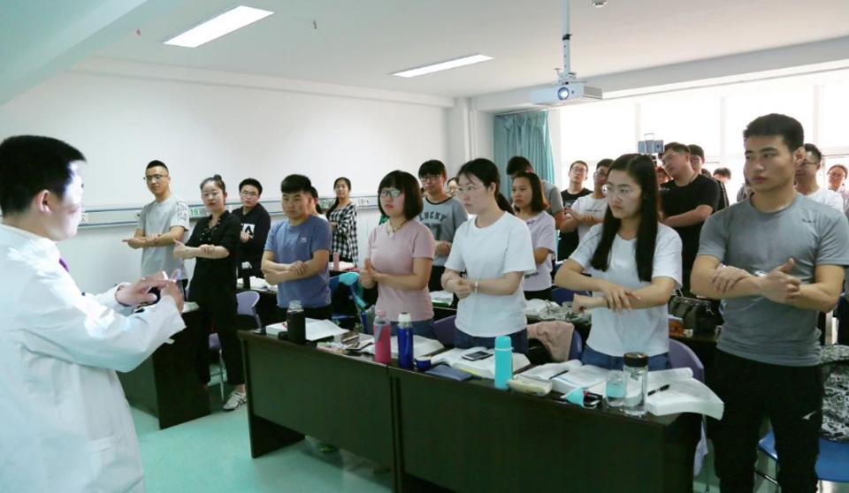 喜报 | 医院骨科刘瑞教学团队《运动系统损伤与疾病》课程入选全国高质量医学教师教学发展在线课程